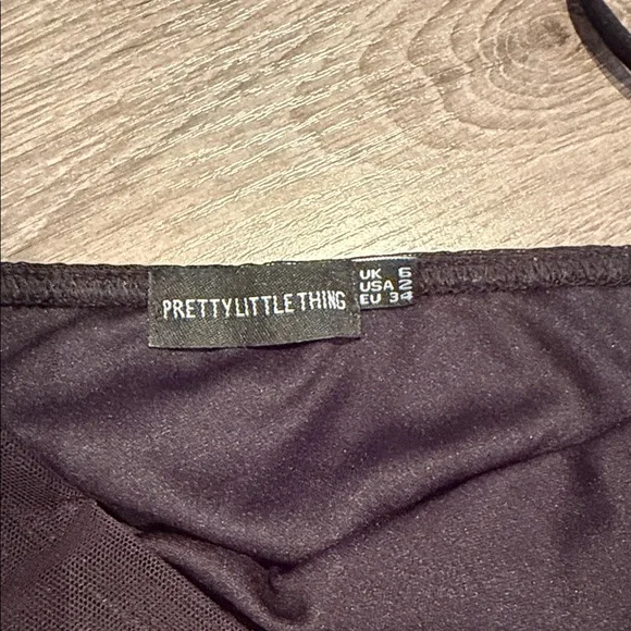 PrettyLittleThing Black Ruched Mini Dress - Picture 2 of 2